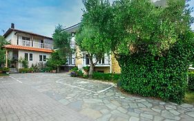Newstory Suites Possidi